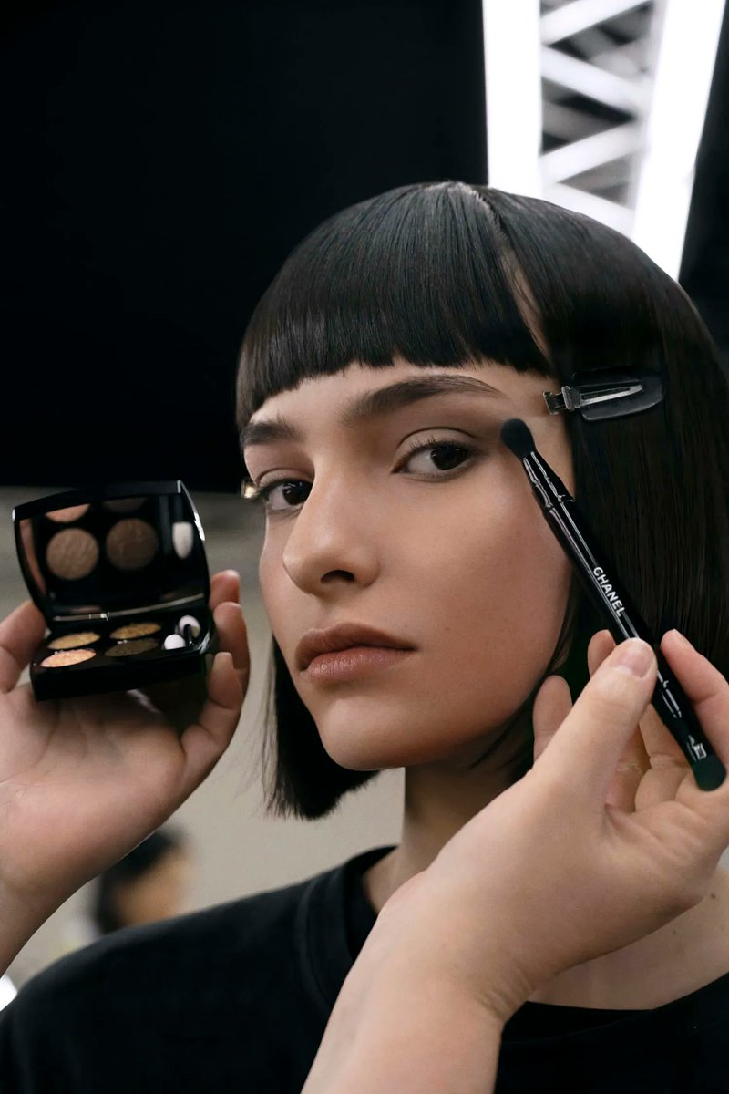 MeowMag's tweet photo. #MeowBeuty Un poco de inspiración con los beauty looks de backstage del desfile de SS 2023 de #Chanel ✨ 💋 #MeowMag #MakeUpLook https://t.co/iXBt5beaf8