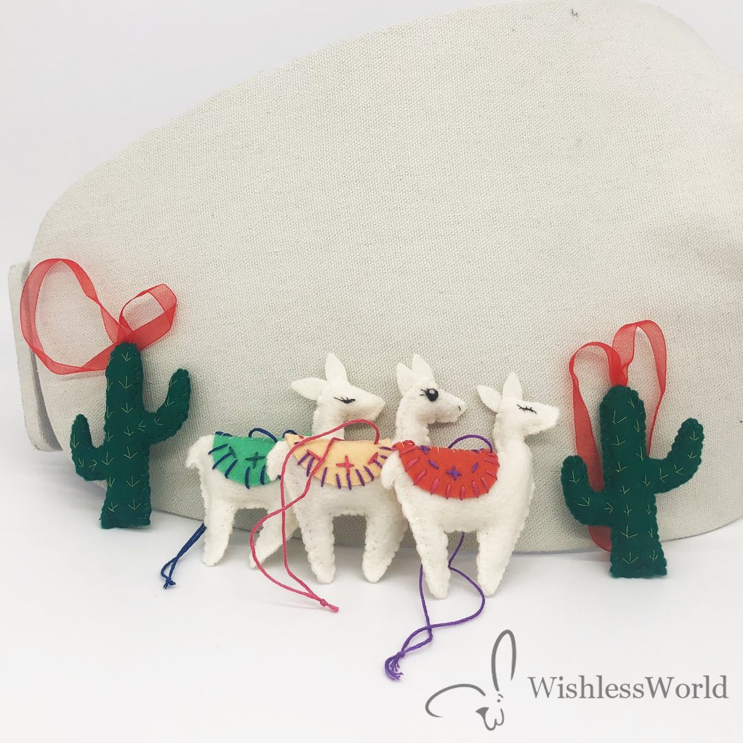 It’s Friday and guess that means it’s time for some llama drama from the new ornaments I’ve sewn. 😋

#llama #handstitched #ornaments #wooldecor