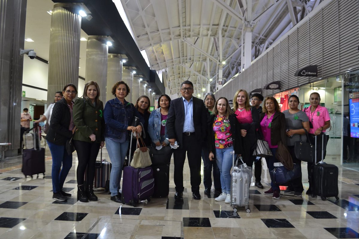 FaustinoLopezV's tweet photo. El día de hoy pasé un grato momento con algunas valiosas maestras tamaulipecas a quienes invitamos junto con el Senador @RicardoMonrealA a un importante Foro de @Rosamexicano_ac donde varias mujeres talentosas darán conferencias entre ellas mi compañera Senadora @GabrielaLOGO_ https://t.co/QxffmrKvF1