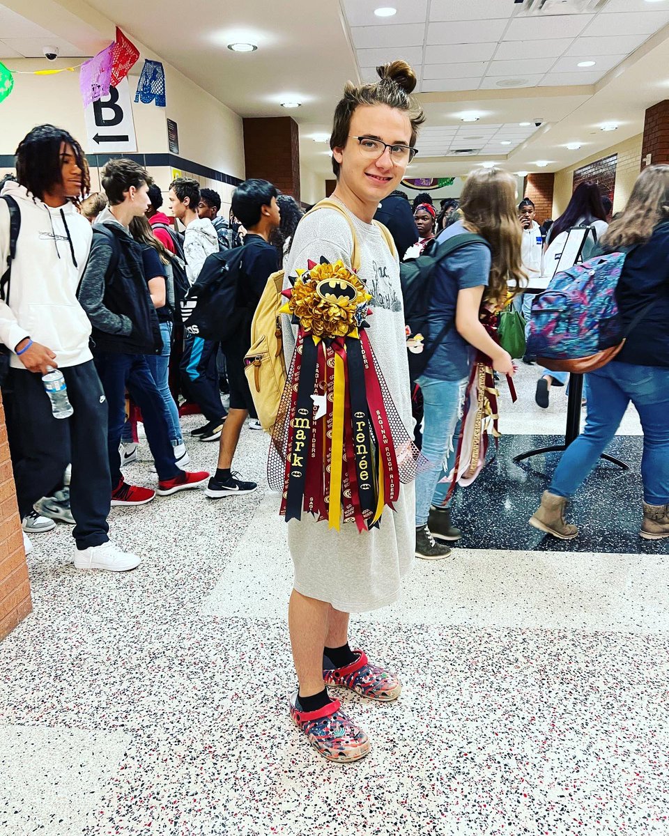 saginawhstx's tweet image. MUMS ❤️💛