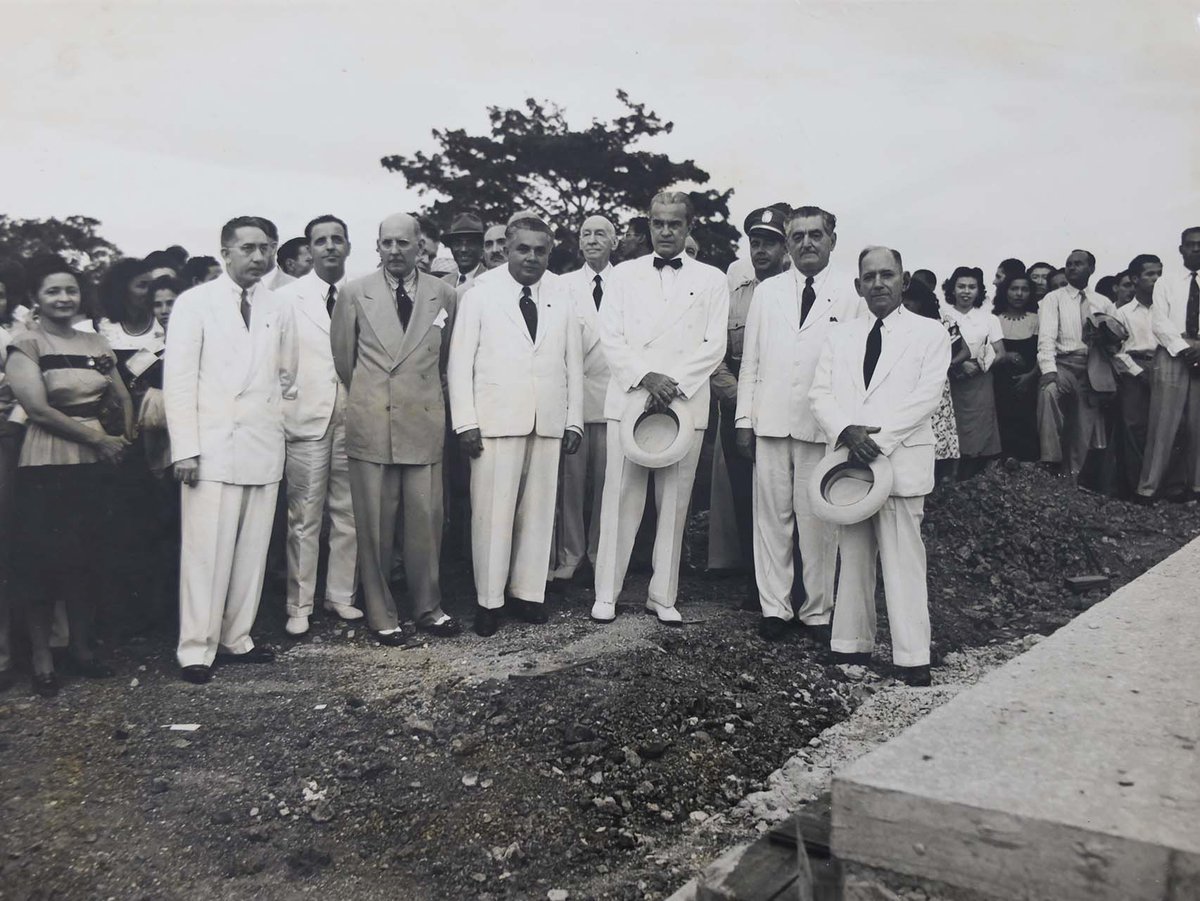 semanario7's tweet photo. Universidad de Panamá: 87 aniversario forjando profesionales al servicio de la nación.
https://t.co/V4bS41neWq
#87años #Forjandoprofesionales #300mil #UPsemanario https://t.co/RS5PlVMijs