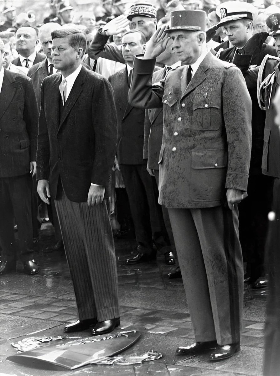 HistoiredeFran7's tweet photo. « Vous savez ce que ça veut dire, la supranationalité ? La domination des Américains ! L’Europe supranationale, c’est l’Europe sous commandement américain. »

Confidences de Charles de Gaulle à Alain Peyrefitte en 1962. https://t.co/bHECYcthGQ