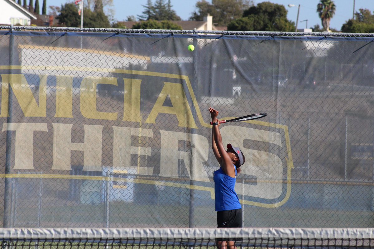 Amazing job Panthers! With some more tough matches won, our tennis team did fantastic! See more pictures at beniciapaw.com