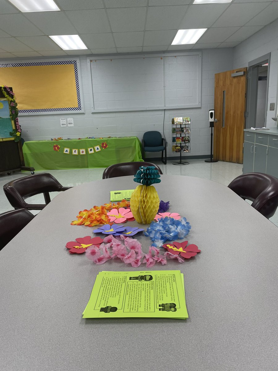 CherryvalePrin1's tweet photo. Cherryvale Elementary School brought the islands of Hawaii to Sumter with our Title I Literacy Luau Family Reading Night! #Aloha #ForTheLoveOfReading @SumterSCSchools @DrShirleyGamble @CherryvaleElem @DrWrightSupt https://t.co/jktydh0d6Q