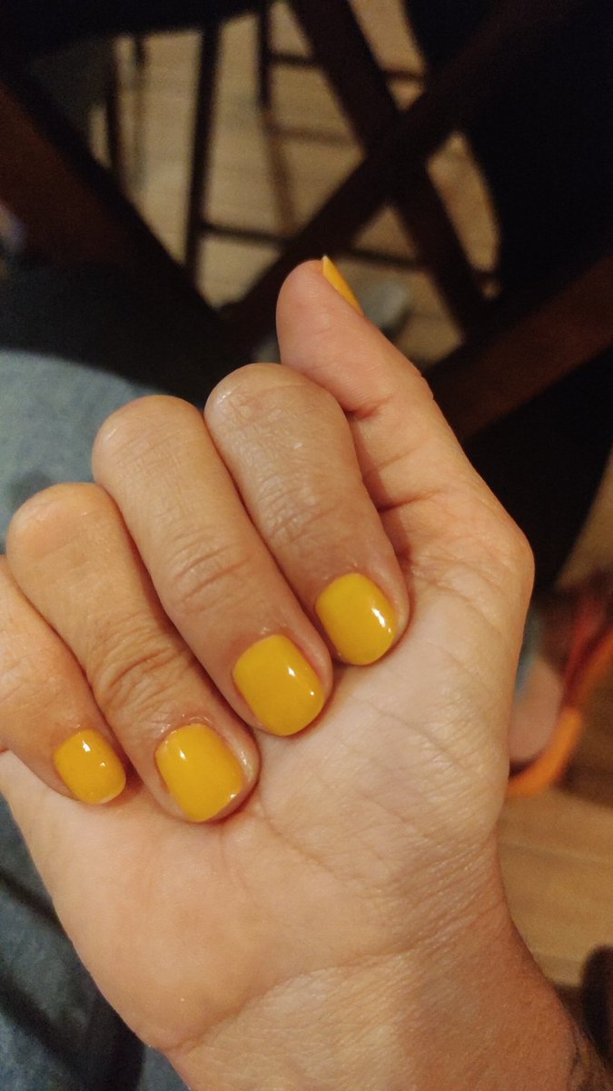 _pagu's tweet photo. Fiz a unha e o nome do esmalte é: Puro Deboche da #daillus . Boa sagitariana como sou, achei pertinente diante da semana fod@ q tive. https://t.co/Z549MgRTQe