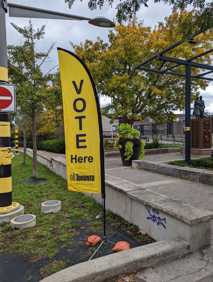 chrishaskim's tweet photo. Just voted for @BravoDavenport and @AlexisDawsonTO at the Davenport advanced polls.  No lines, in-and-out in five minutes.  Show your support for these amazing candidates now! https://t.co/69IqhwoPdD