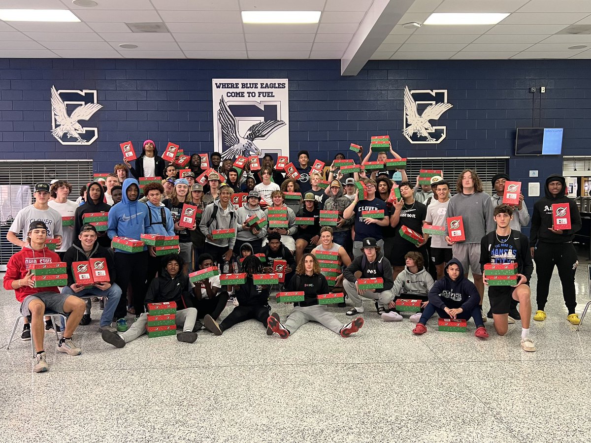 RodRuth1's tweet photo. It’s about more than football! @Clover_Football spent their day organizing boxes for @SamaritansPurse #OperationChristmasChild and putting in work for @SpecialOlympics #Rideability ! #BlueEagleNation #CHSDriven @Coach_Lane8 @SCHSL @BlueEagleAD @RHHerald @alexzietlow05 https://t.co/UaCBdnmFjq