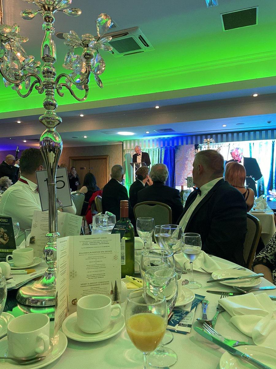 maccafraidh's tweet photo. #FHBA22
Delighted to be at the @Ferm_Herald Business Awards tonight in the Killyhelvin.
Bhí sé fíor-dheas a bheith labhairt i nGaeilge le @PaulClark_UTV anocht fosta. Bhí sé go hiontach mar Fhear an Tí! https://t.co/vugi7N0lga