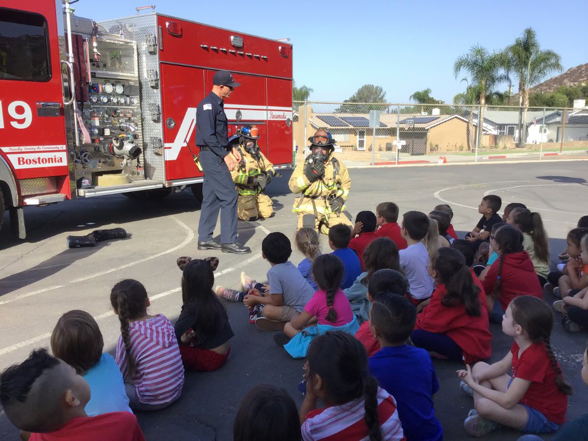 It’s Fire Prevention Month! Our TK and Kindergarten classes met with the fire fighters today to discuss fire safety. @sanmiguelfire #santeesd 🔥 <a href="/drsmpierce/">Dr. Stephanie Pierce</a> <a href="/SSDKristin/">Kristin Baranski, Ed.D</a>