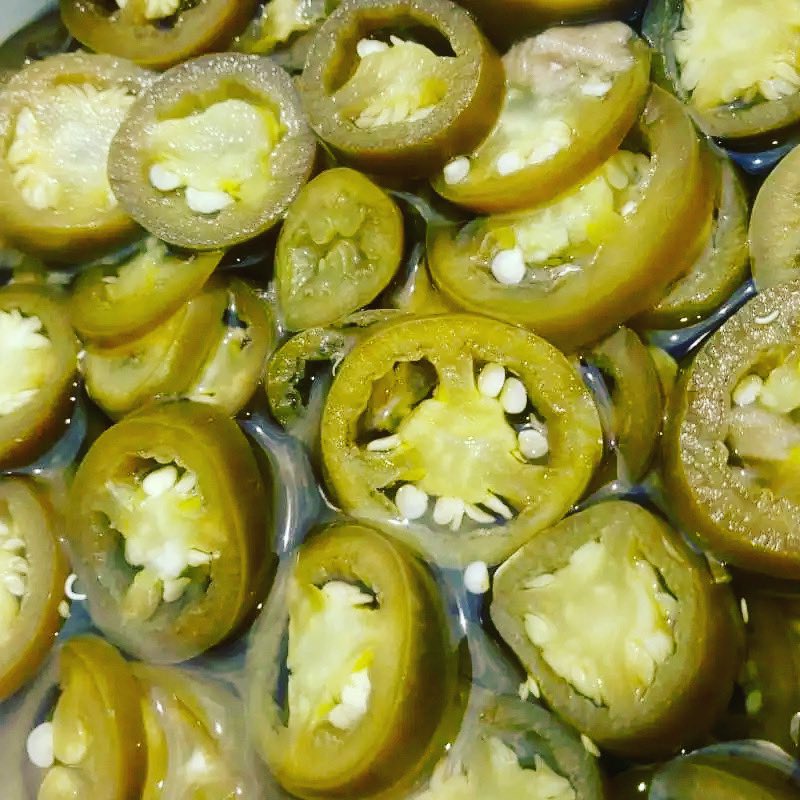 KingHippieKid's tweet photo. Starting tonight if ya need more heat for say some Tacos or Chicken Scratches add some jalapeños all up in ya meal!
#bigalshotdamnchicken #hotdamn #bowlinggreenky #bgky #bgkyfoodtrucks #kyfoodtrucks #bgtight #buylocalbg https://t.co/7VU8jZLW3o