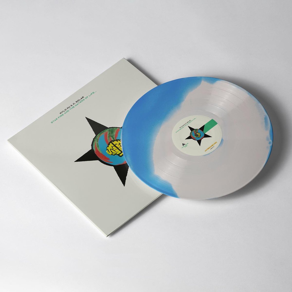 mylomu's tweet photo. vinyl up on https://t.co/OtMYcTh380 and https://t.co/ByHEt8HeAX 💙🥬💙🥬 #BandcampFriday https://t.co/hYA5wMxQim
