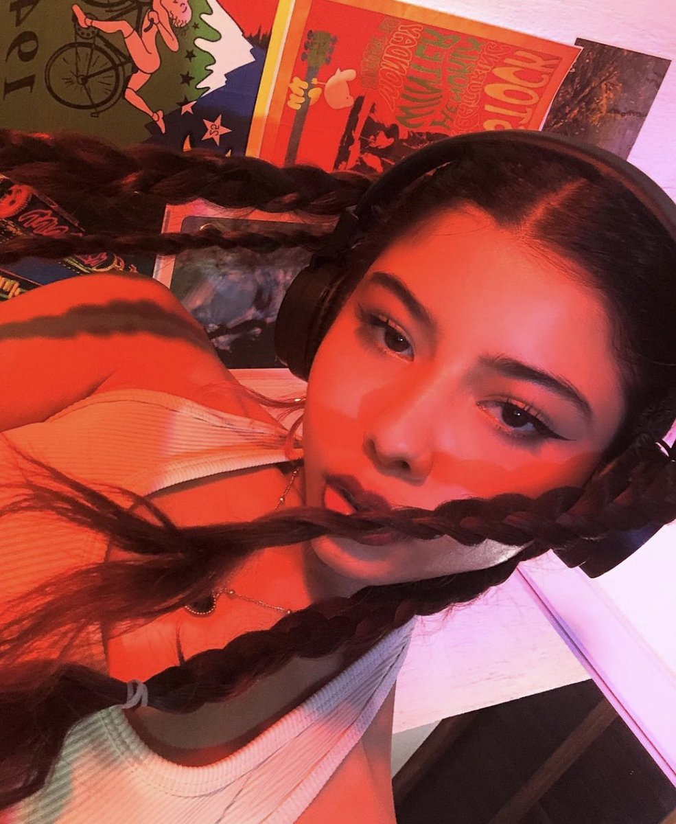 y2kdreamxo's tweet image. purrr 🐈‍⬛