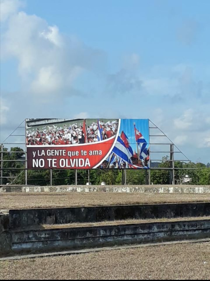 FerminIraola's tweet photo. El Che,  defensor de causas justas y un luchador por la libertad de #Cuba y #America y en Santa Clara, sus restos al frente del destacamento de refuerzo
#CubaPorLaPaz 
#FuerzaCuba 
@UlisesGuilarte 
@ElizabetBernal6 
@CubaCentral https://t.co/ZtIaI2YI89