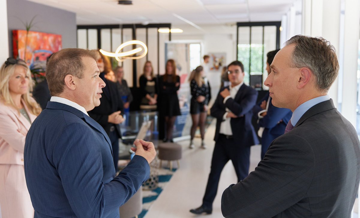 GROSEmmanuel's tweet photo. @thomasbuberl , directeur général du groupe Axa, nous a fait l’immense honneur de nous rendre visite à Strasbourg ! 
Accompagné de @guiborie , directeur général délégué, Gilbert CHAHINE, directeur AERPI, @ThierryGMT ,  Thibault De Bonnaventure, @Alain_Guyon , Vincent Renault. https://t.co/s2NvrApFL5