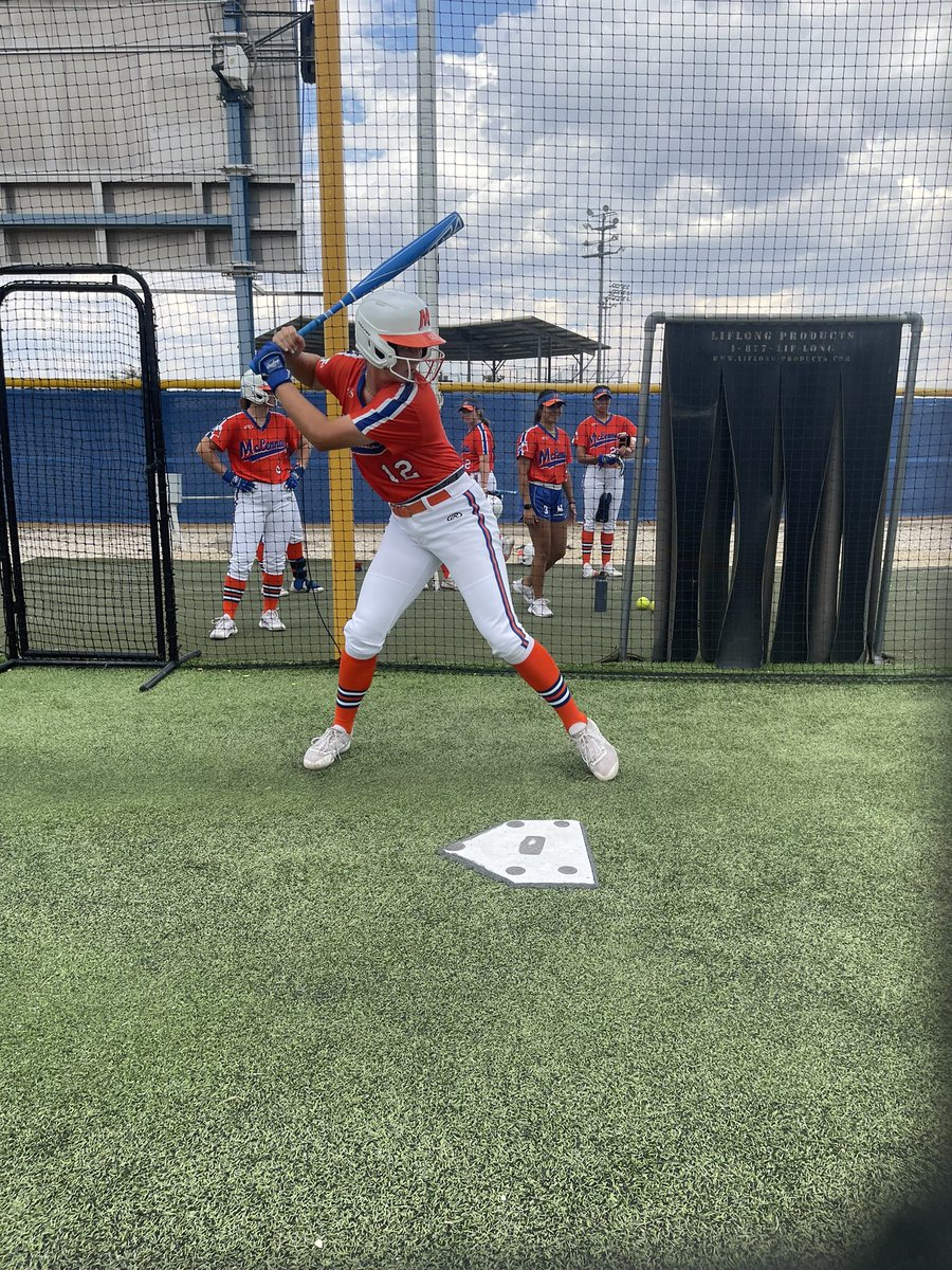 McLennan_SB's tweet photo. It’s GAME DAY! 🧡💙
🆚: @AngeloStateSB 
⏰: 4:00 
📍: San Angelo, Texas 
🏟: Mayer Stadium 
📺: No streaming 

#DreamBigActBigBeBig #faMily https://t.co/XY0BRQI1sc
