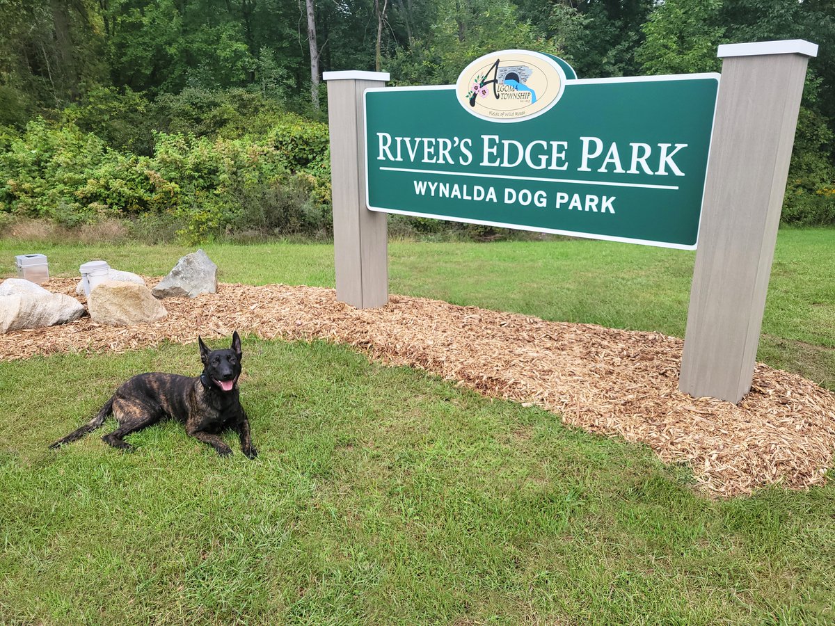ValleyCitySign's tweet image. Parks are great places to enjoy the beauty of fall in Michigan!
We recently installed multiple park signs for Algoma Township. Head out to one of the parks this weekend to check out the signs and enjoy the crisp fall air!
#parksigns #fall #monumentsigns