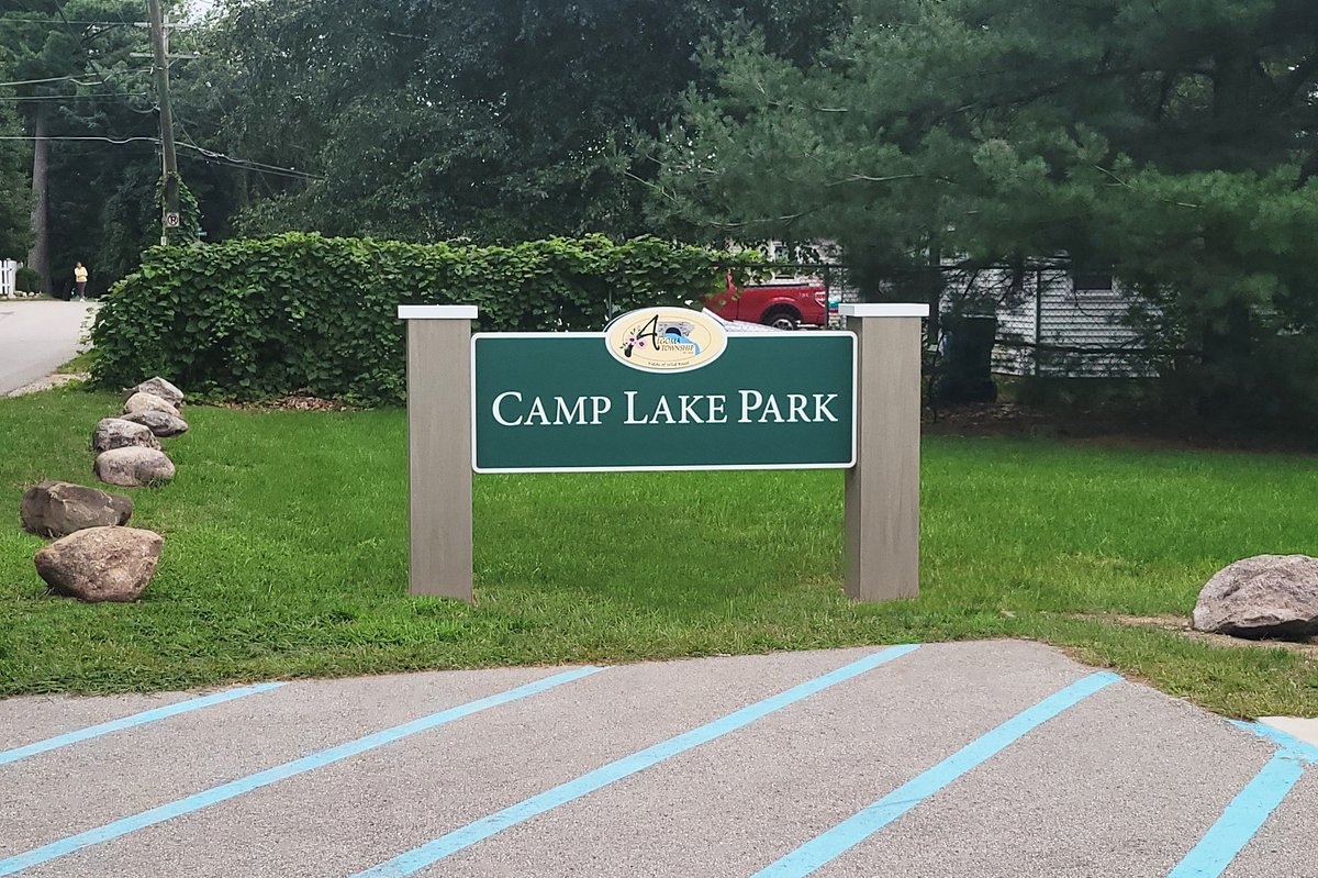 ValleyCitySign's tweet image. Parks are great places to enjoy the beauty of fall in Michigan!
We recently installed multiple park signs for Algoma Township. Head out to one of the parks this weekend to check out the signs and enjoy the crisp fall air!
#parksigns #fall #monumentsigns