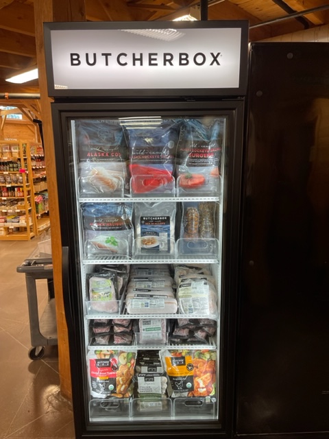 mikesalguero's tweet photo. Butcherbox is entering retail. We want our BUTCHERBOX freezers in grocery stores, and farmers markets across the county.  A short thread on why!  🧵 https://t.co/KCQd2r5ZJl