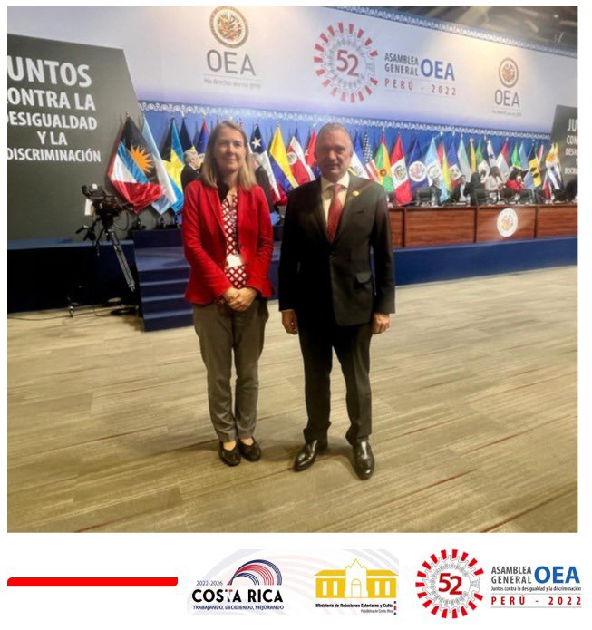 El canciller <a href="/arnoldoandre/">Arnoldo Andre Tinoco</a> mantuvo una amena conversación con la Directora Regional para las Américas del #CICR, Sophie Orr, <a href="/SophieOrrICRC/">Sophie Orr</a>, quien agradeció el apoyo de #CostaRica🇨🇷, su liderazgo en la región y el  compromiso al Documento de Montreux
#AsambleaOEA🇵🇪