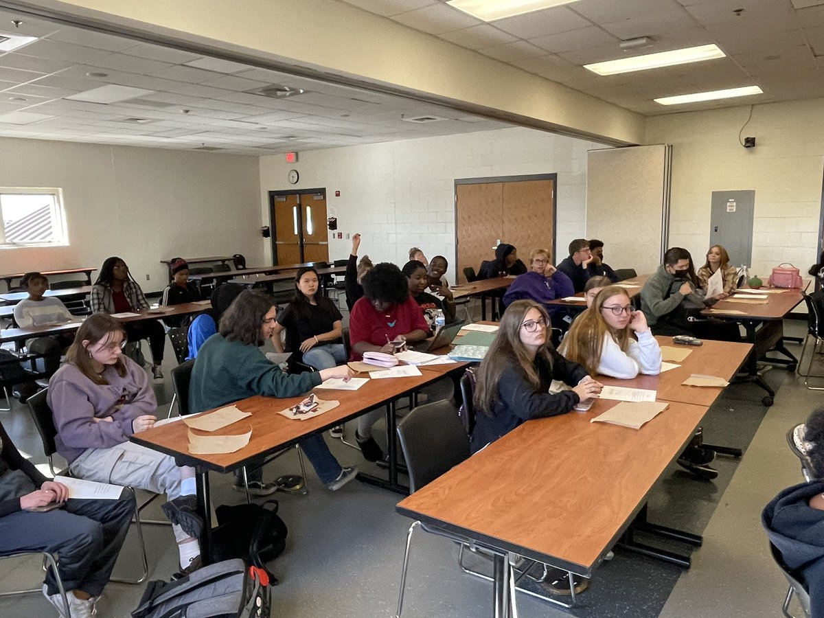 lehsbsu's tweet photo. Successful joined meeting with JSA today! Hope to do more meetings like these in the future. https://t.co/OyvxcGlHTs