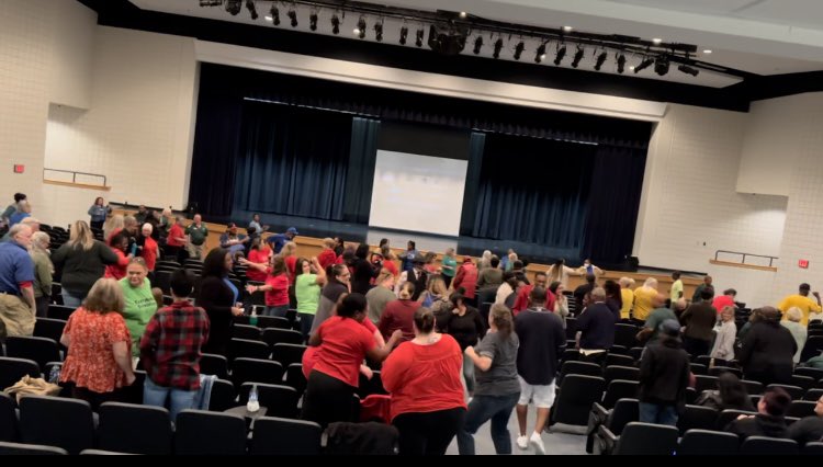 KeithLBrown1911's tweet photo. Very inspiring time with THE @SchoolBusNCSS @NewtonCoSchools today. #MrImPossible #ncssbethebest #speaker #trainer #aaespeakers #ipyagency #keithlbrown #thankaschoolbusdriver https://t.co/eulWejPDkG