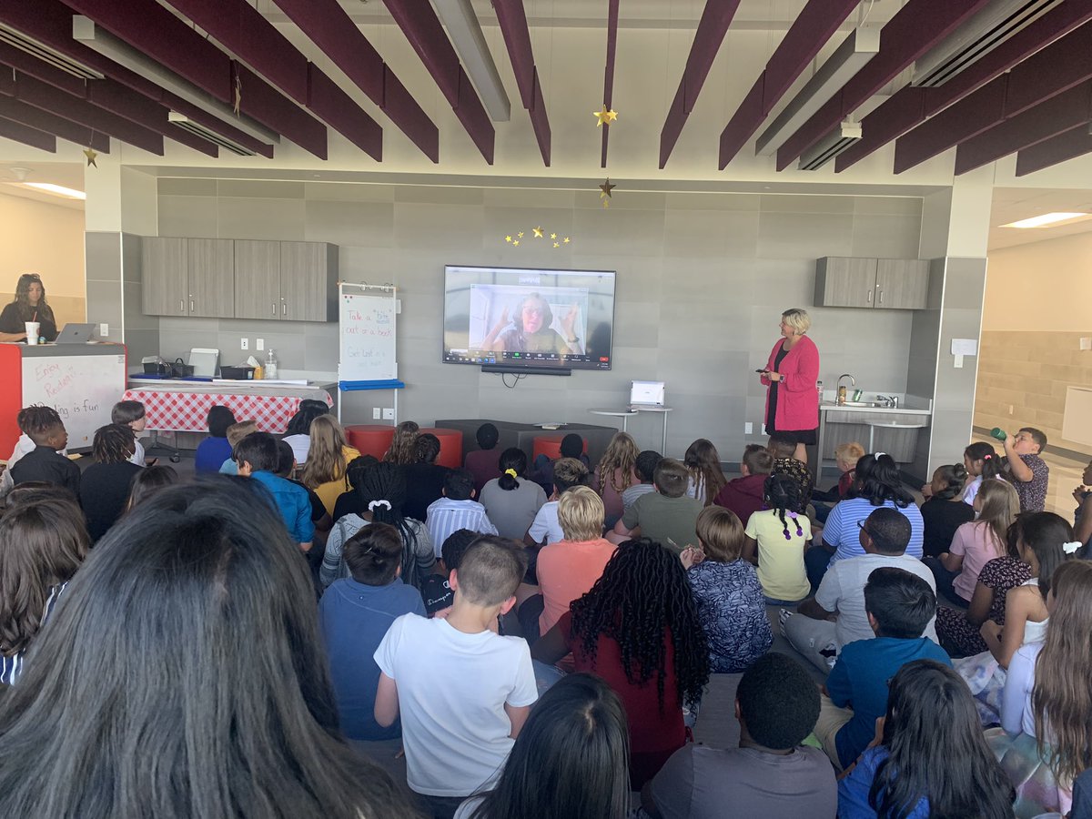 ShueFirstGrade's tweet photo. Our Fifth Grade teachers really give our kids the best experiences!!! Donna Gephart zoomed into HES today! Author visits promote literacy! These kids were ENGAGED! @HESPanthers @shookieinfifth https://t.co/g9X1quW2X4