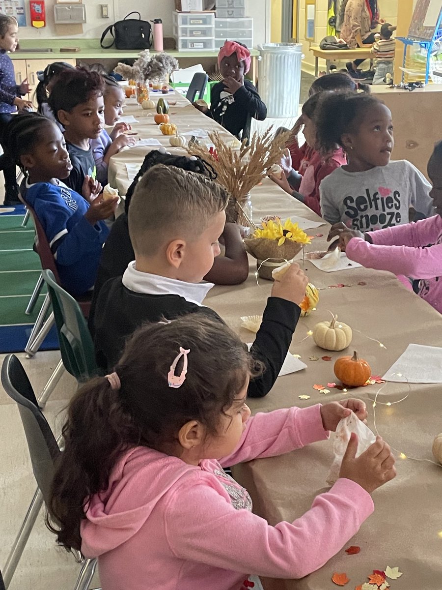 St. John Fisher Kindergarten students enjoy a Thanksgiving Celebration.  Happy Thanksgiving to all of our Fisher Community!  We have much to be thankful for! ⁦<a href="/JFDPCDSB/">St. John Fisher DPCDSB</a>⁩ ⁦<a href="/DPCDSBSchools/">Dufferin-Peel Catholic District School Board</a>⁩ ⁦<a href="/ShawnXaviour/">Shawn Xaviour</a>⁩