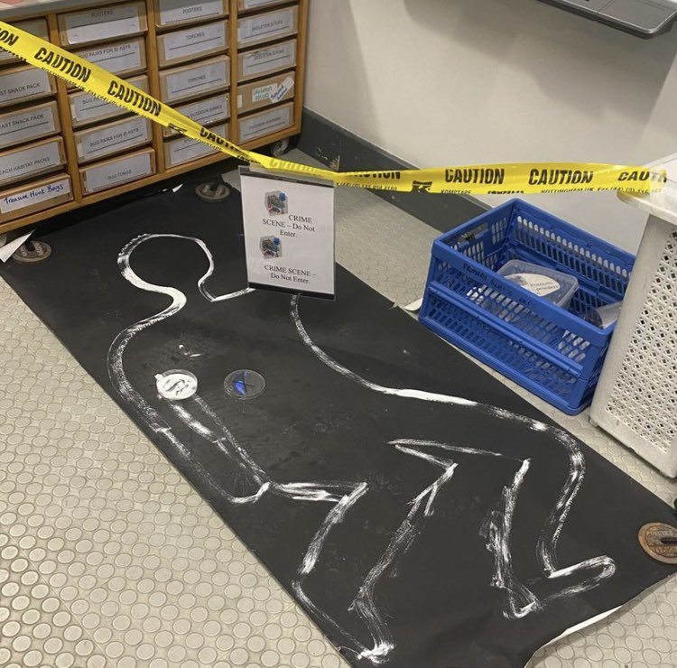MissStockleyj's tweet photo. Today’s science lesson! Demonstrating the use of a hook to gain the interest of the classroom whilst furthering their substantive and disciplinary knowledge 🪝🥼 https://t.co/RhS1YzESCb