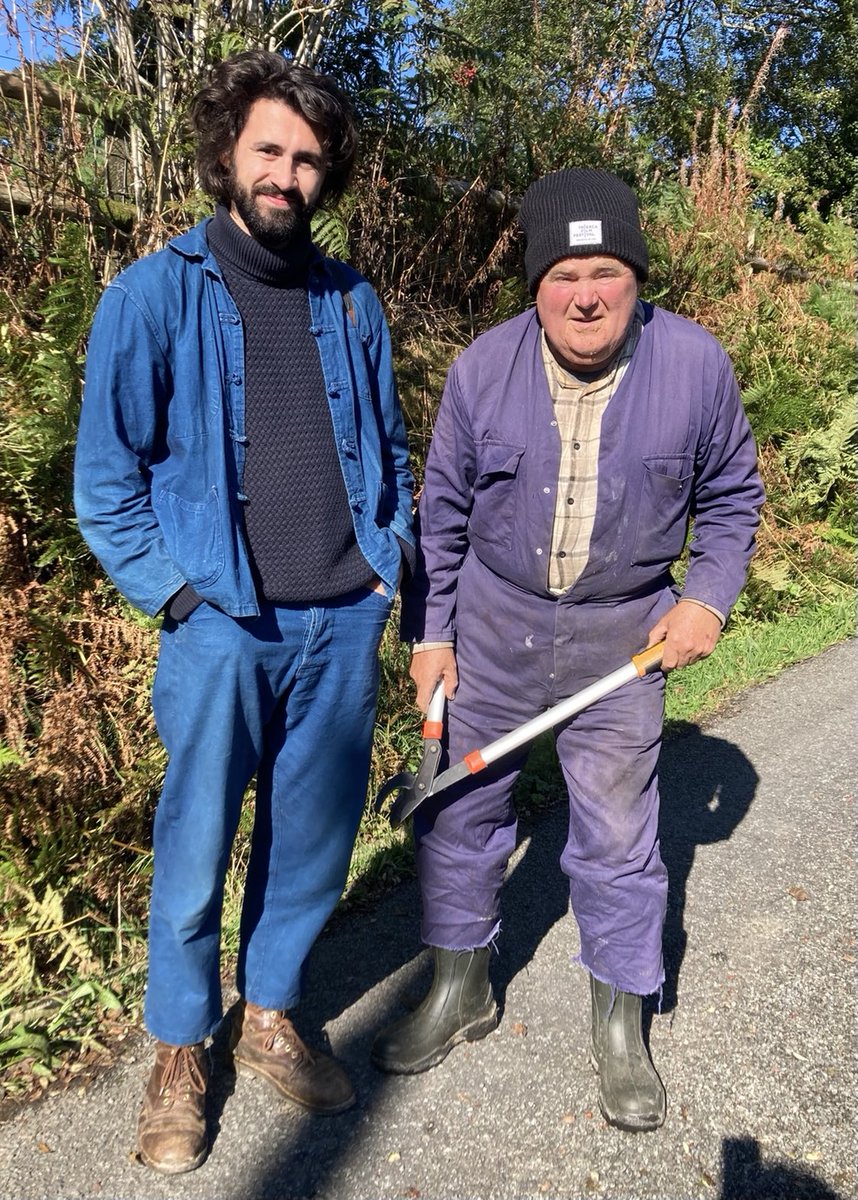 KiranSidhu41's tweet photo. Wilf & @christiancarg last week just before our Q&A at @aberystwytharts
Wilf with his loppers cutting kindling for winter.
#HeartValley https://t.co/O93Oj6YsBM