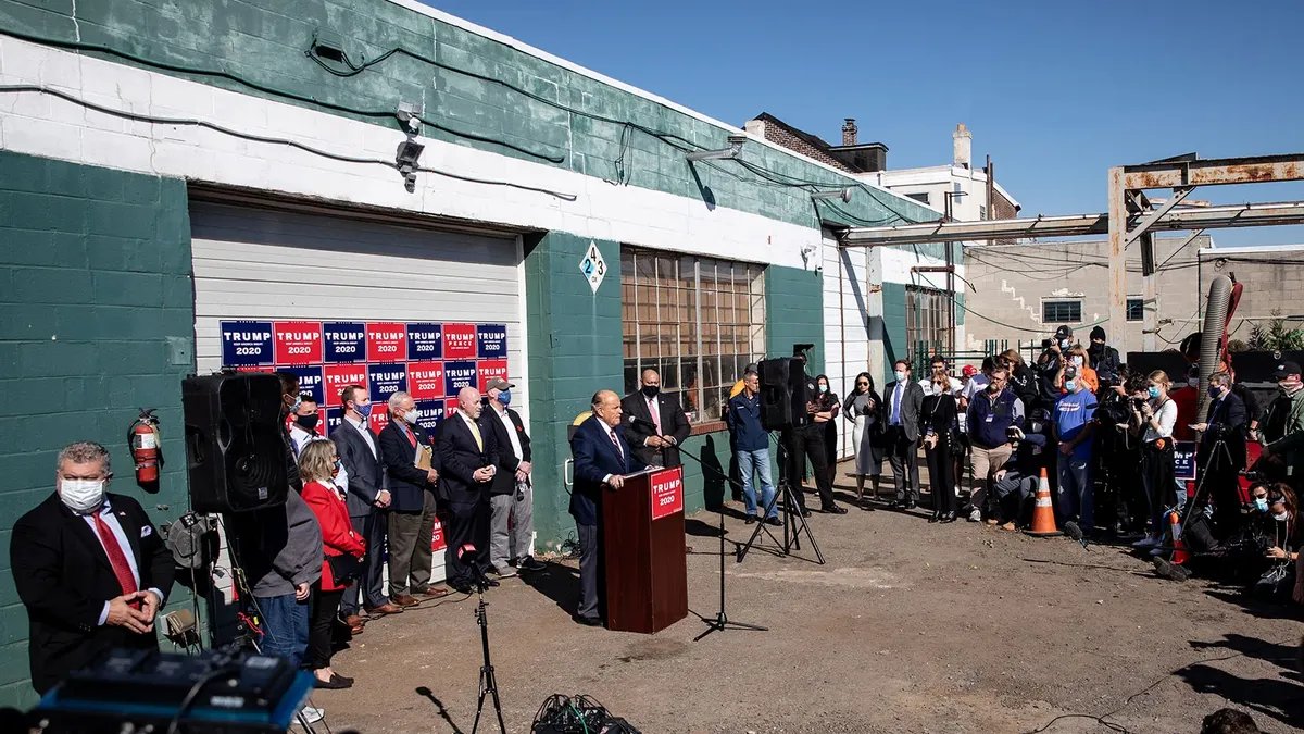LiftForever67's tweet photo. Anytime Rudy Giuliani's name comes up, all I can think about is Four Seasons Landscaping & the porn shop next door. It's how he'll be remembered.
#DivorcedAgain
#RudyIsGoingToJail https://t.co/4SDRsRhiEC