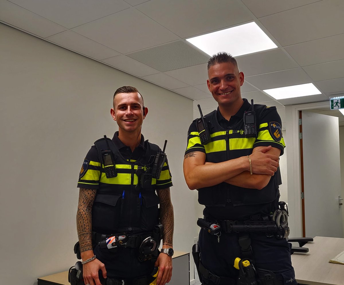 Vanavond samen met Jay #horecadienst in het centrum van het mooie Dordt. Voor het eerst vanaf ons nieuwe steunpunt aan de Vrieseweg. We zijn de hele nacht op de fiets te vinden in het #centrum 🚴‍♂️👮‍♂️

#Politie
#Horeca 
#dordrecht