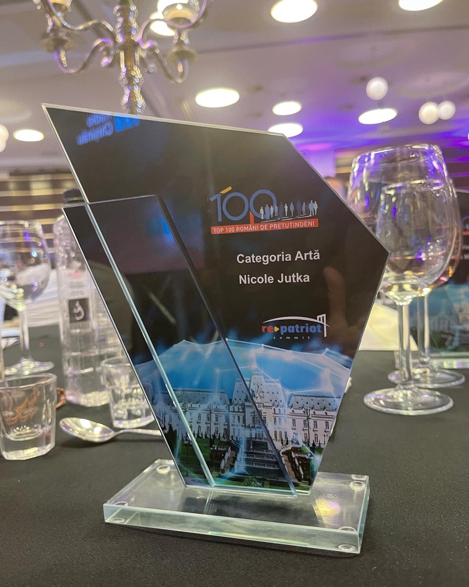 JutkaNicole's tweet photo. Multumesc Repatriot,  TOP 100 romani de pretutindeni pentru premiul acordat, prin aceasta nominalizare, cunosc acum aici oameni minunați, experți in diferite domenii din diaspora care vor sa facă, fac deja și aduc un plus valoare Romaniei. 

#prize #award #top100 #diaspora https://t.co/icbg897fUv