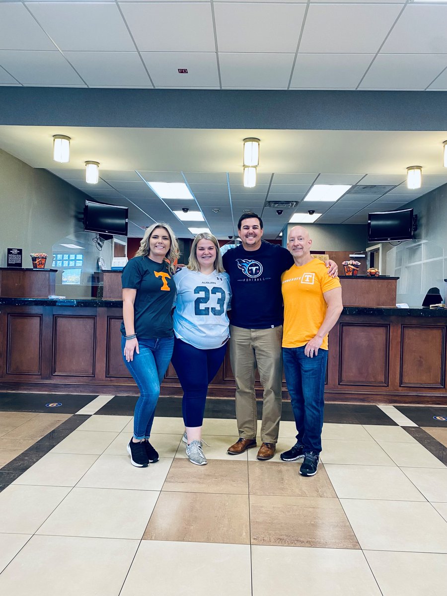 BnkFirstFarmers's tweet photo. Here are a few more photos of our offices showing off their game-day pride for our Team Spirit day. Have you seen your favorite First Farmers location in the mix?
#FirstFarmers #GameDay #Tennesse #FridayFeeling https://t.co/OTzqTSsIL6
