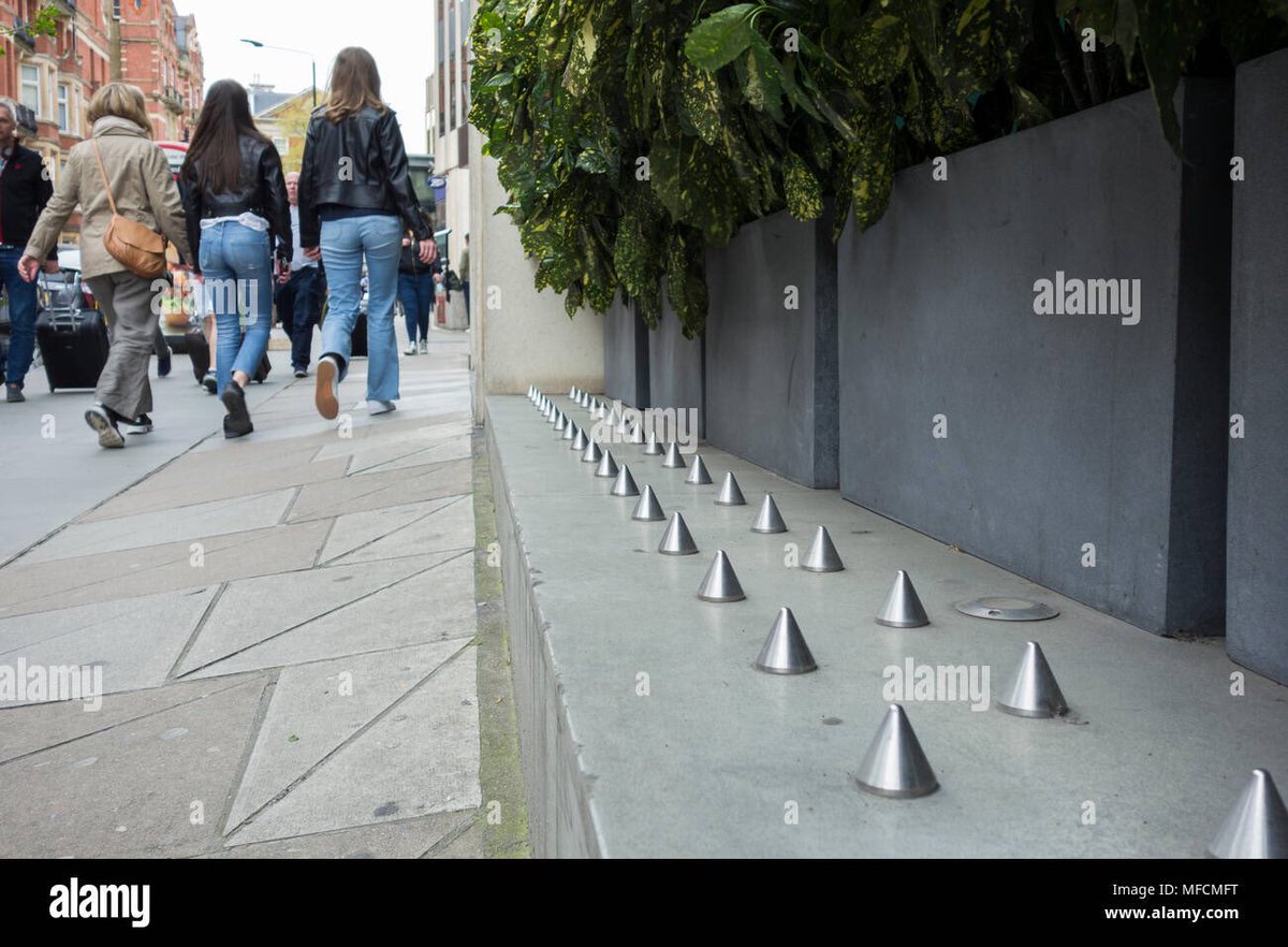 jansosphotos's tweet photo. Metal spikes to prevent people from sitting /sleeping #architecture #defensivearchitecture #spikes #pigsears https://t.co/n8ngiEXpvf