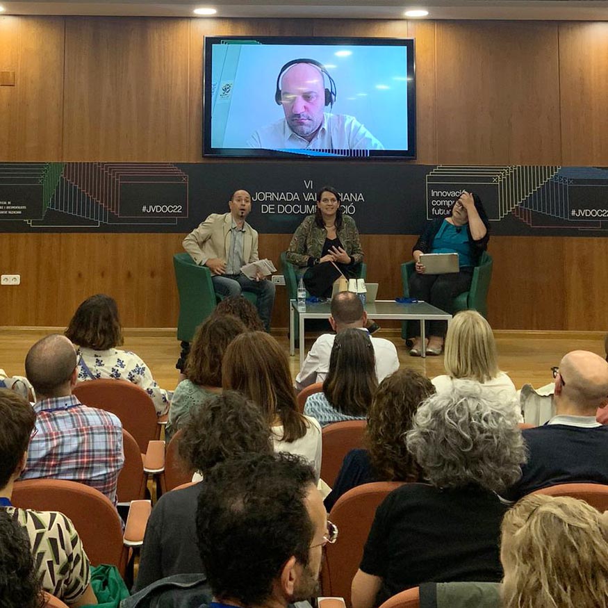 Molt contentes d'haver pogut participar en les jornades jornades2022.cobdcv.es parlant dels "Reptes i oportunitats de la innovació per al futur professional" amb <a href="/aliciaselles/">alicia sellés carot</a> <a href="/nuriaportillop/">Nuria Portillo Poblador</a> <a href="/arsnotariae/">Vicenç Ruiz Gómez</a> i Òscar Arroyo
<a href="/cobdcv/">COBDCV</a>