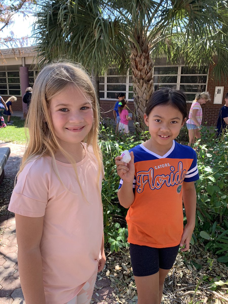 MsKerlek's tweet photo. 1st graders are😃 Rockin’ their sight words with the help of Ms. Kerlek’s 4th graders! Each rock had a sight word on it and the 4th graders even helped them practice using the sight words in sentences! @collierschools @CCPSElemELA @MsMacri3 @LaurelOakElem https://t.co/2xtWVYxjin