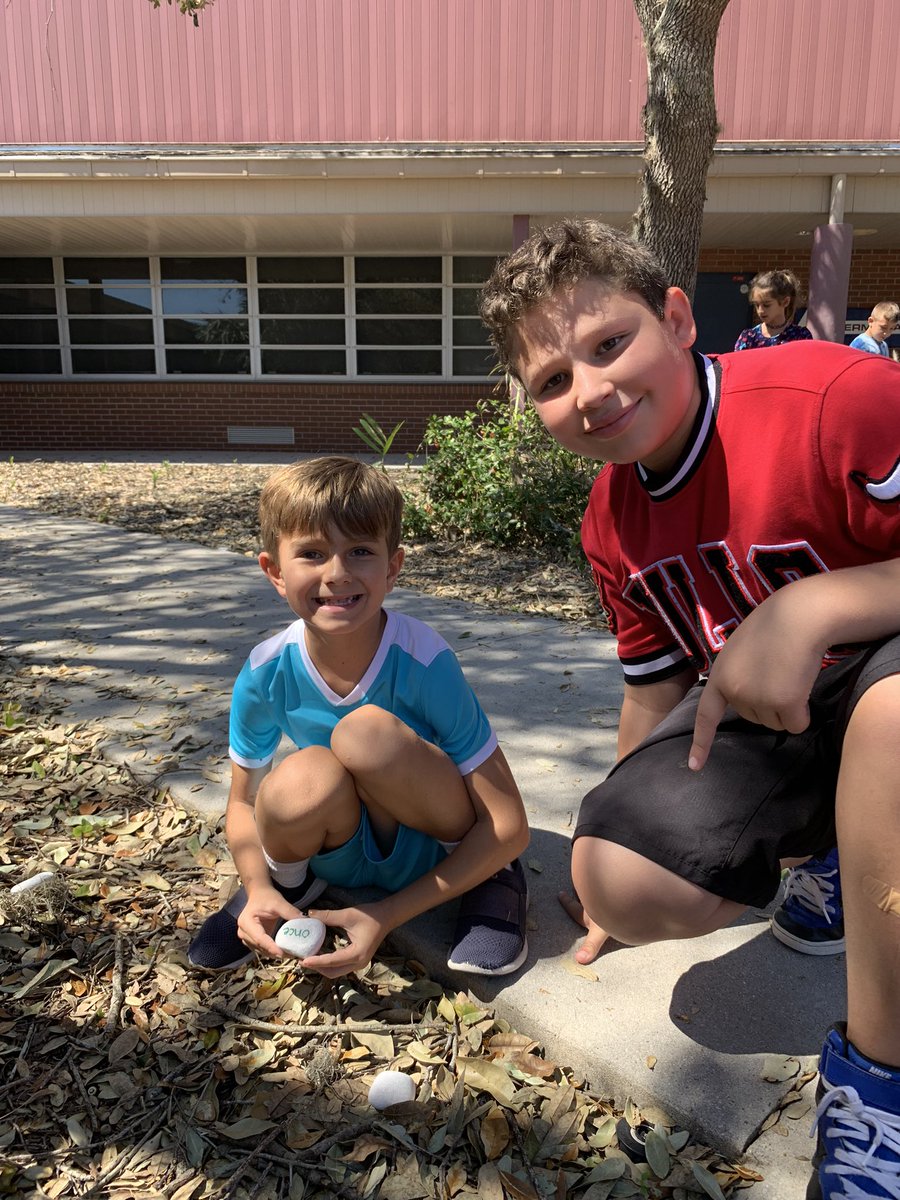 MsKerlek's tweet photo. 1st graders are😃 Rockin’ their sight words with the help of Ms. Kerlek’s 4th graders! Each rock had a sight word on it and the 4th graders even helped them practice using the sight words in sentences! @collierschools @CCPSElemELA @MsMacri3 @LaurelOakElem https://t.co/2xtWVYxjin