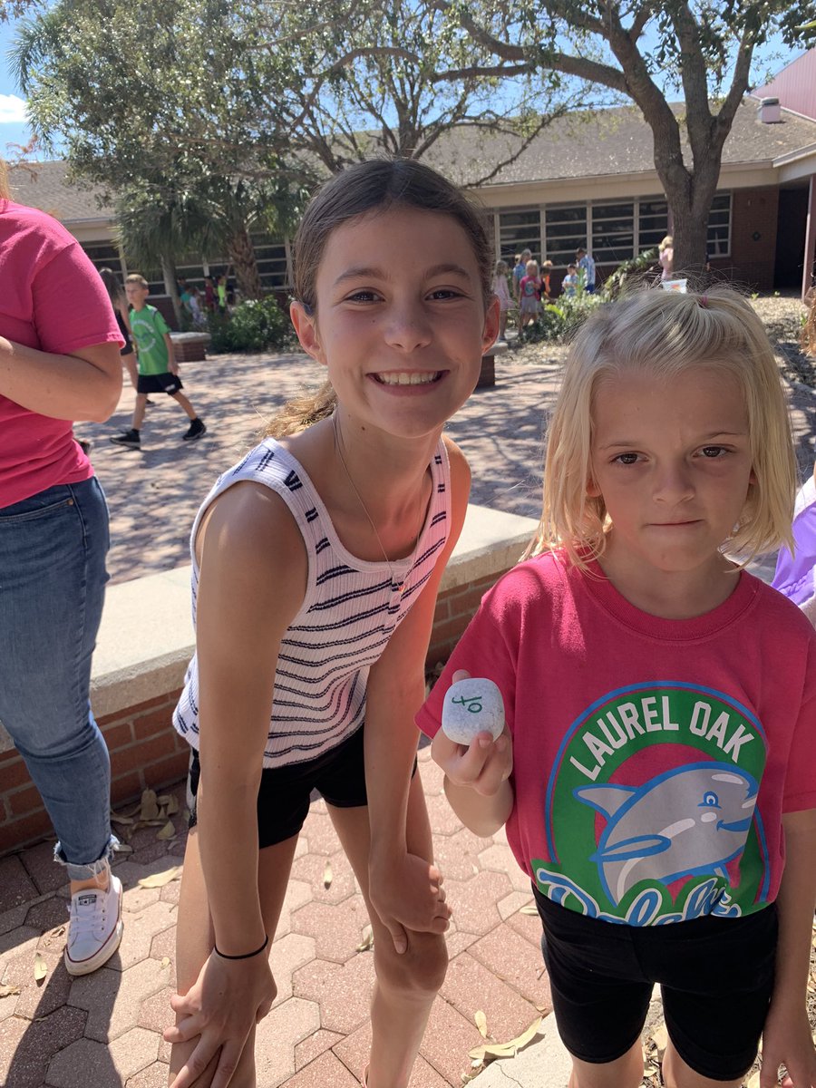 MsKerlek's tweet photo. 1st graders are😃 Rockin’ their sight words with the help of Ms. Kerlek’s 4th graders! Each rock had a sight word on it and the 4th graders even helped them practice using the sight words in sentences! @collierschools @CCPSElemELA @MsMacri3 @LaurelOakElem https://t.co/2xtWVYxjin