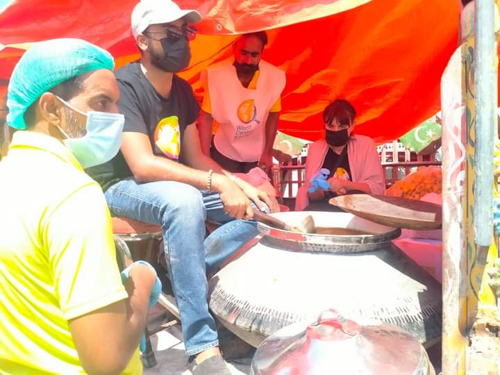 monalfoundation's tweet photo. Monal Foundation &amp; @Rizq_Sharefood are distributing food in flood affected areas in collaboration with World Central Kitchen. 

#TheMonalFoundation #FloodReliefMission #DonateAMeal #Rizqtrust #ChefsForPakistan https://t.co/kaPVNmGkG8