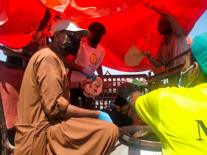 monalfoundation's tweet photo. Monal Foundation &amp; @Rizq_Sharefood are distributing food in flood affected areas in collaboration with World Central Kitchen. 

#TheMonalFoundation #FloodReliefMission #DonateAMeal #Rizqtrust #ChefsForPakistan https://t.co/kaPVNmGkG8