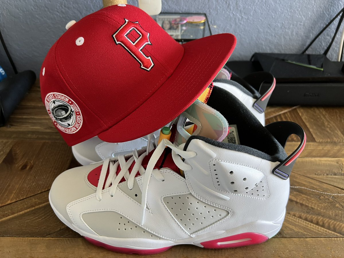 son_dean's tweet photo. Had these on ice for a loooong time and I really think todays the day…
KOTD @Nike Jordan 6 Hare x FOTD @HatClub Pirates
#yoursneakersaredope
#PINdejos
#PINdejas
#NUMaera
#Jordan6
#Hare https://t.co/Vs1rtB45WF