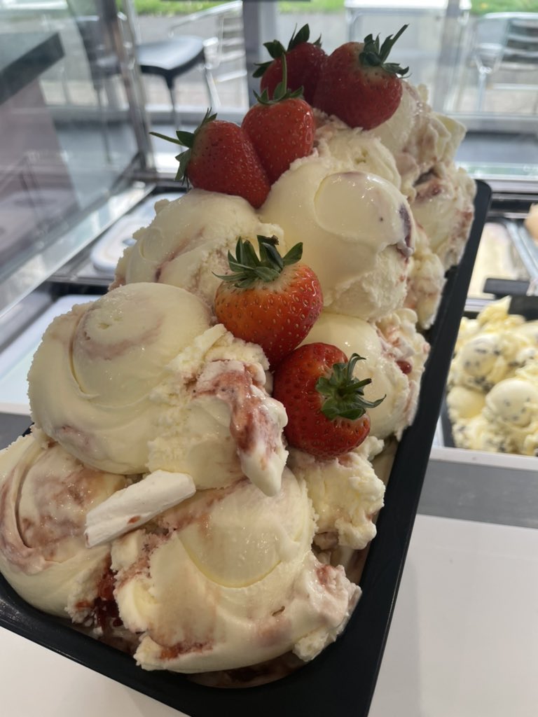 TootsiesIce's tweet photo. Eton Mess is looking good this week for its final appearance of the year… 🍓🍓

We are busy making new Autumn flavours ready for Halloween. #scremeegg #treacle #comingsoon #etonmess 🍂🍁 https://t.co/gv5MQbAPjz