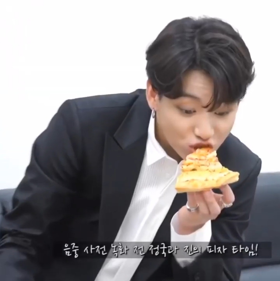 jjk pics✨ tweet media
