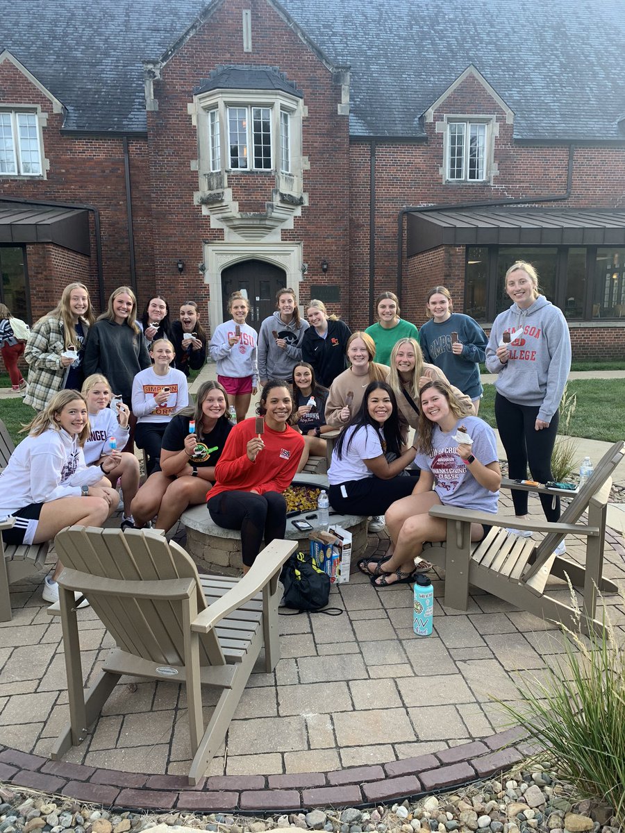 SCStorm_WBB's tweet photo. 19 PRS this preseason calls for spikeball and ice cream 👏👏#embracetheprocess https://t.co/QSo0e6WaXK