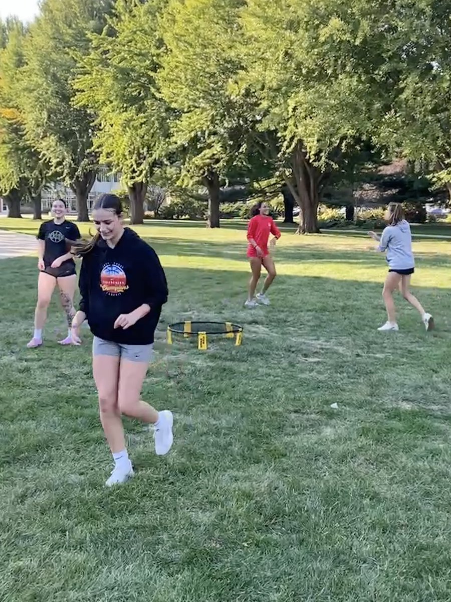 SCStorm_WBB's tweet photo. 19 PRS this preseason calls for spikeball and ice cream 👏👏#embracetheprocess https://t.co/QSo0e6WaXK