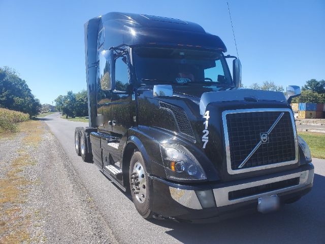 semitrucks's tweet photo. Check this 2016 #Volvo VNL 670 #ErinJustice in #FallingWaters #WestVirginia https://t.co/Brig3qQJfZ #truckers #trucksales #trucksforsale https://t.co/KOvmKcZeR2