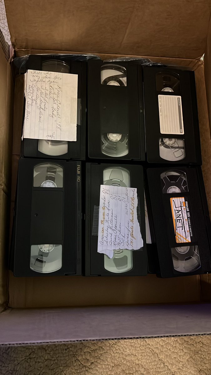 ItzJakeBitch's tweet photo. Just got a delivery. 👀 It’s a #TVR25 gift for ME! 📦📼❤️Another fabulous fan mailed me their VHS tapes to dig through and digitize. I hope there’s some gems in here. 🙏🏻 #JanFam #Thankful #FansHelpingFans #JanetJackson #TheVelvetRope25 #LetsGO #SendMeYourTapes 😉 https://t.co/KOSSXp9gBP