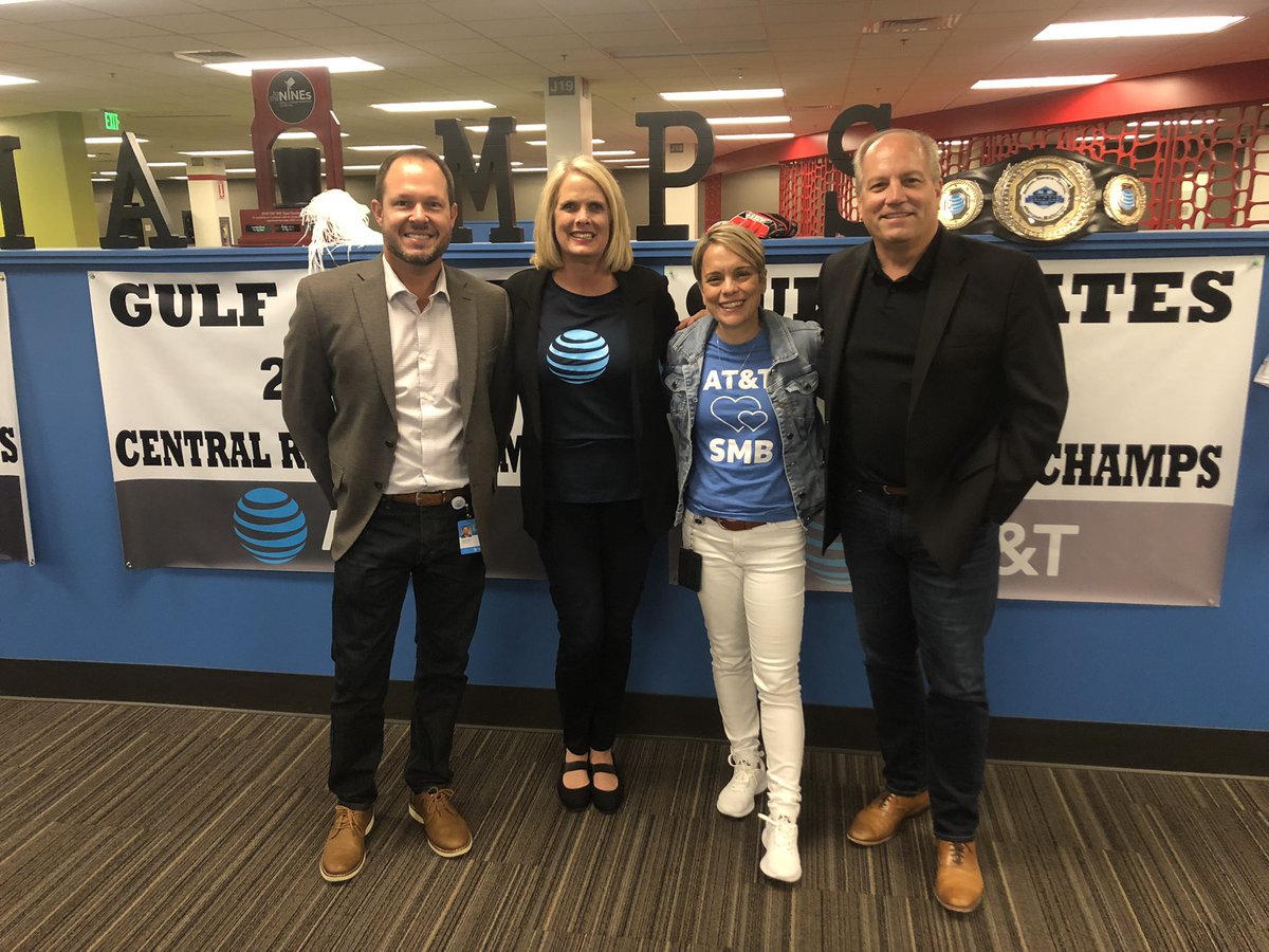 crim_reapers's tweet photo. What a great way to end Serve Customers First Week! The fiber and mobility teams had a great visit with Shelly and Angela today! The food was great too. 😊. #scfw2020 #reapersrule #duckettdynasty https://t.co/LoIvaxUtmA