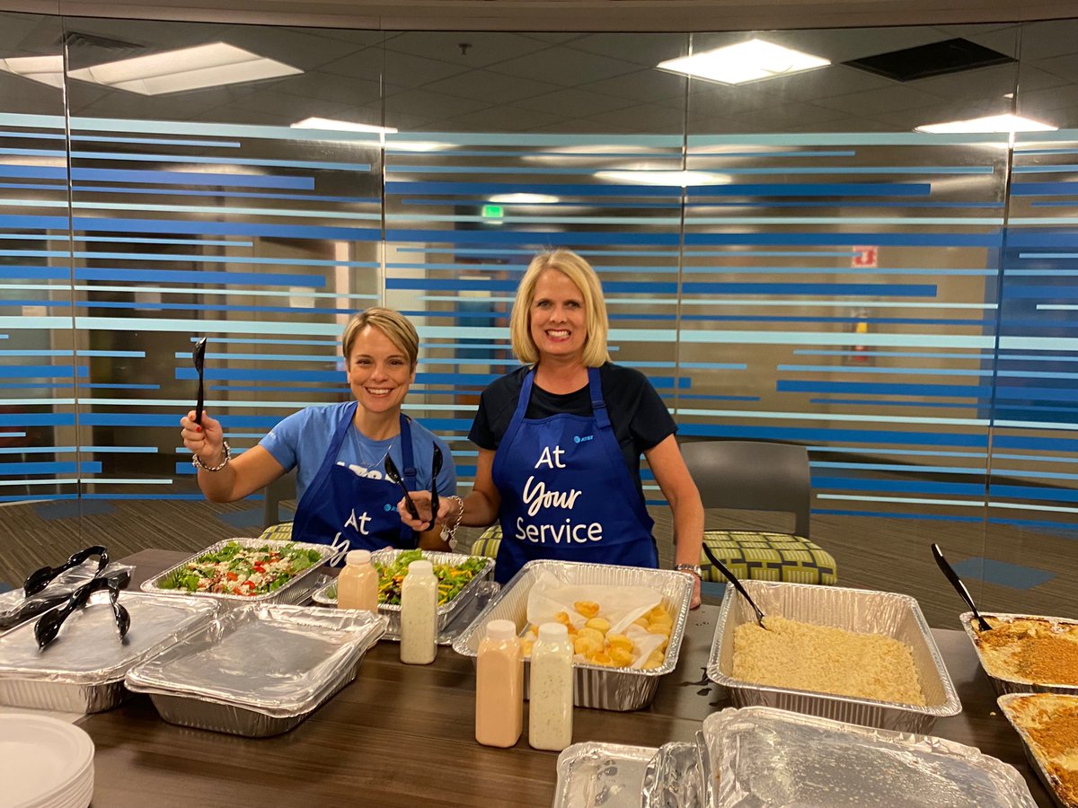 crim_reapers's tweet photo. What a great way to end Serve Customers First Week! The fiber and mobility teams had a great visit with Shelly and Angela today! The food was great too. 😊. #scfw2020 #reapersrule #duckettdynasty https://t.co/LoIvaxUtmA