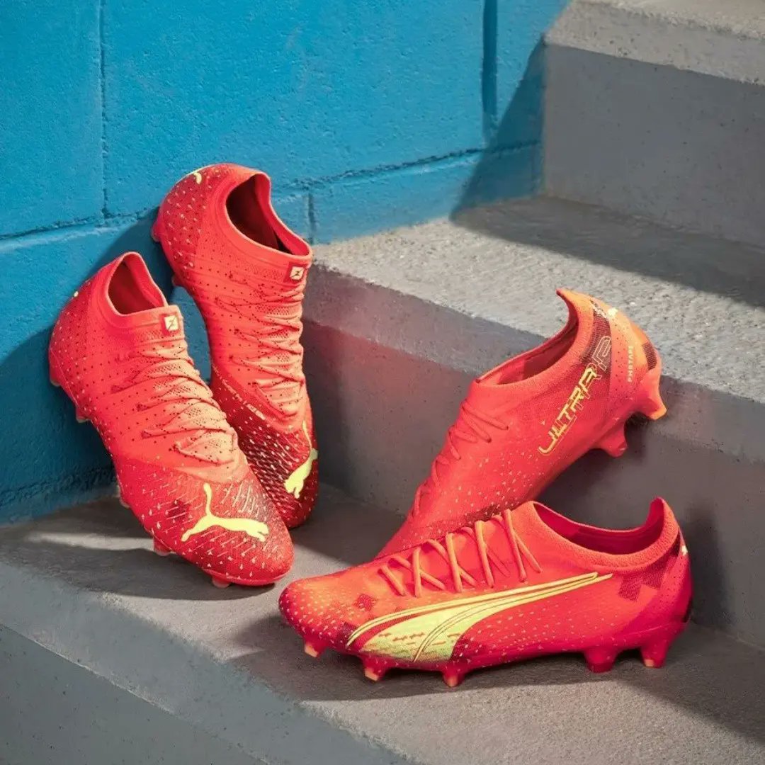 Aniveldecancha8's tweet photo. Puma lanza su nueva línea #fearlesspack 

Que les parecen?🤔

#puma #pumashoes #PUMAFuture #pumaultra #PUMAFootball https://t.co/81O2QKdkKL